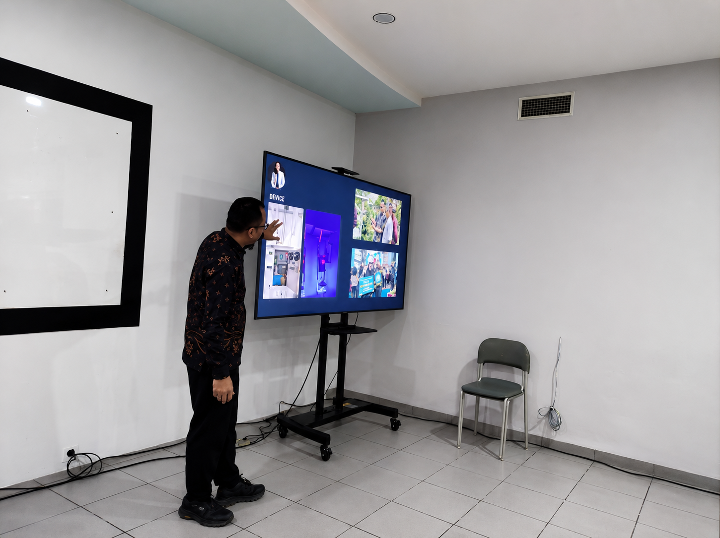 Narasumber Workshop IoT ( Merancang Perangkat Pintar secara End to End menggunakan Protokol MQTT), foto 1