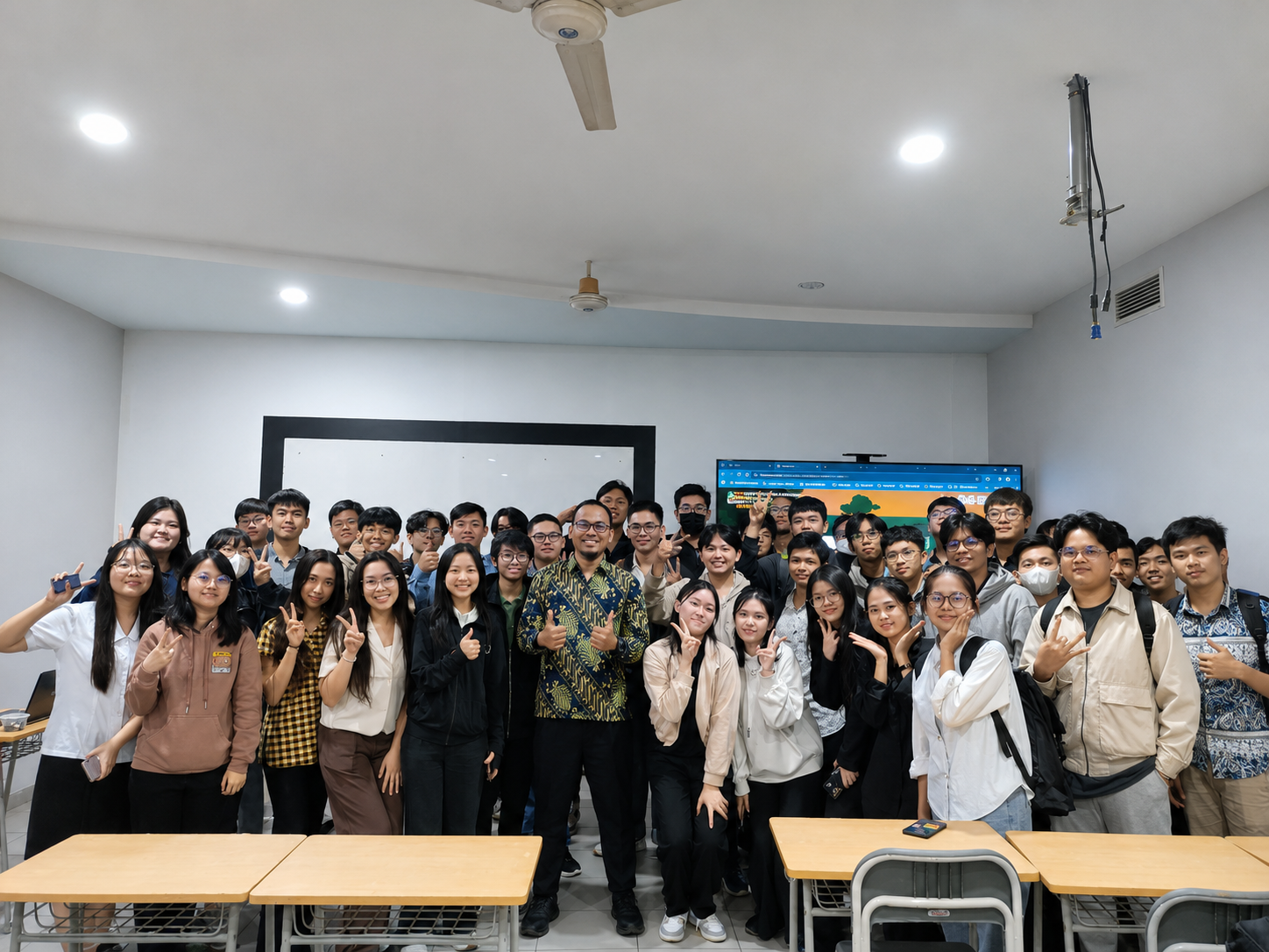 Narasumber Workshop IoT ( Merancang Perangkat Pintar secara End to End menggunakan Protokol MQTT), foto 2
